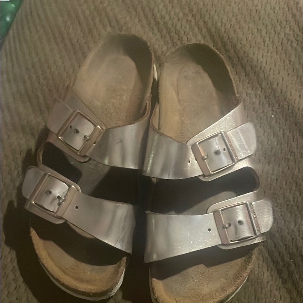 Women’s metallic pink Sandals size 6
